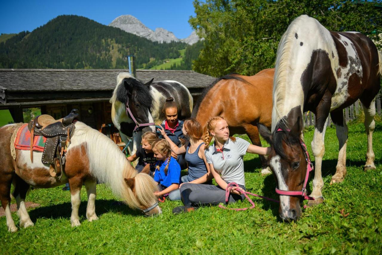 Wohlfuehlresort Und Feriengut Martinerhof Санкт-Мартин-ам-Тенненгебирге Экстерьер фото