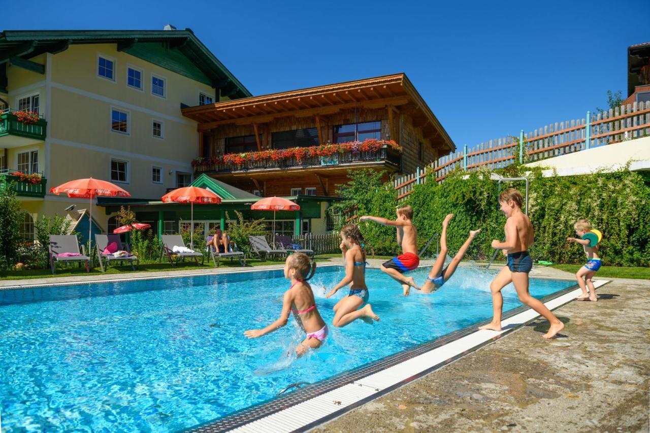 Wohlfuehlresort Und Feriengut Martinerhof Санкт-Мартин-ам-Тенненгебирге Экстерьер фото